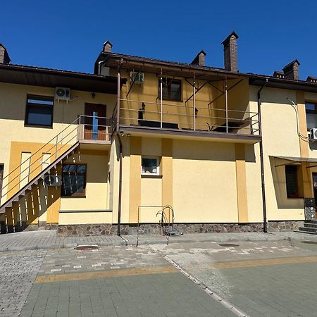 Готель Каприз Кам'янець-Подільский Екстер'єр фото